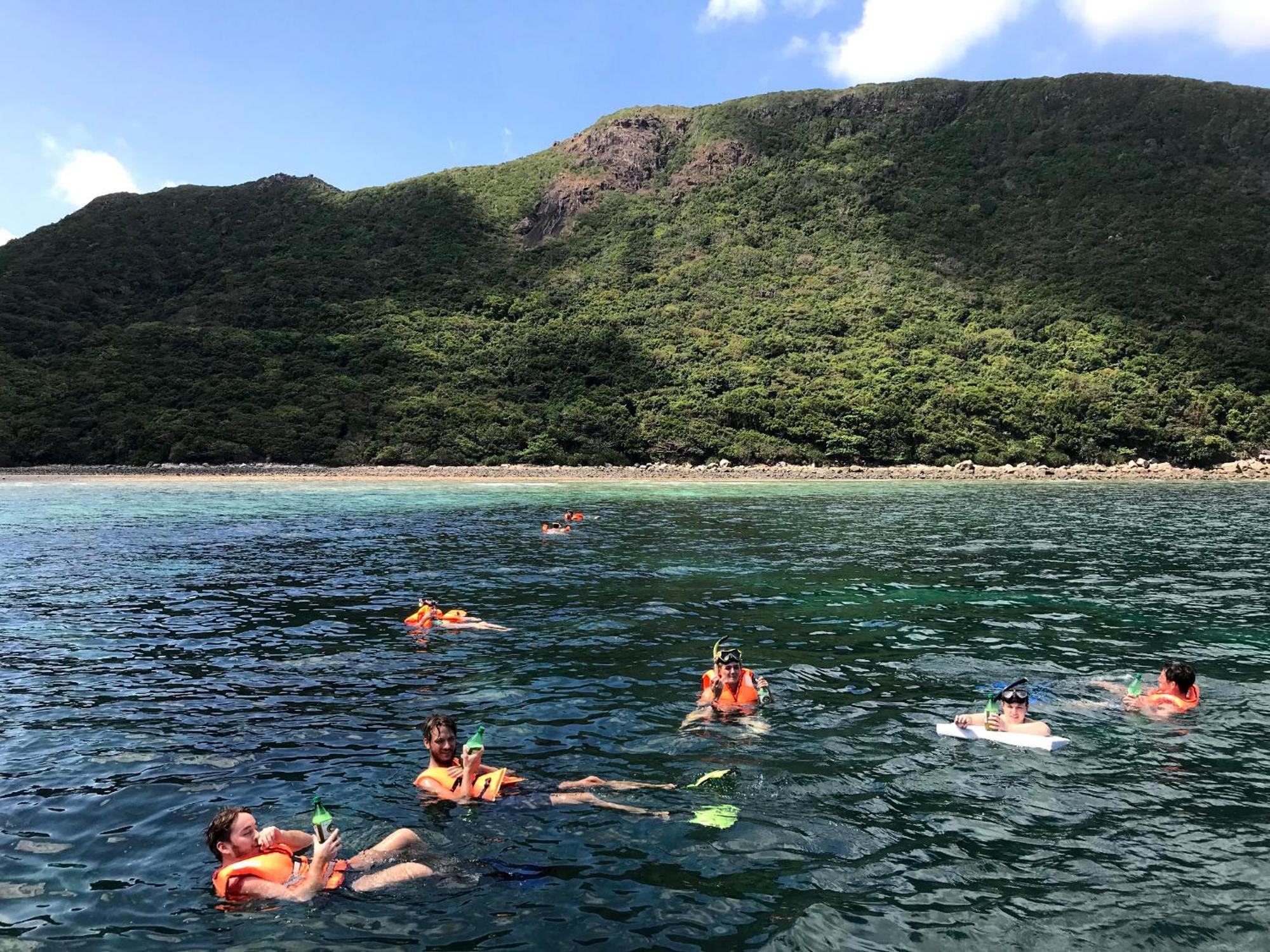 Con Dao Backpacker - Loco Camping Chi Khu Co Ong Exteriör bild