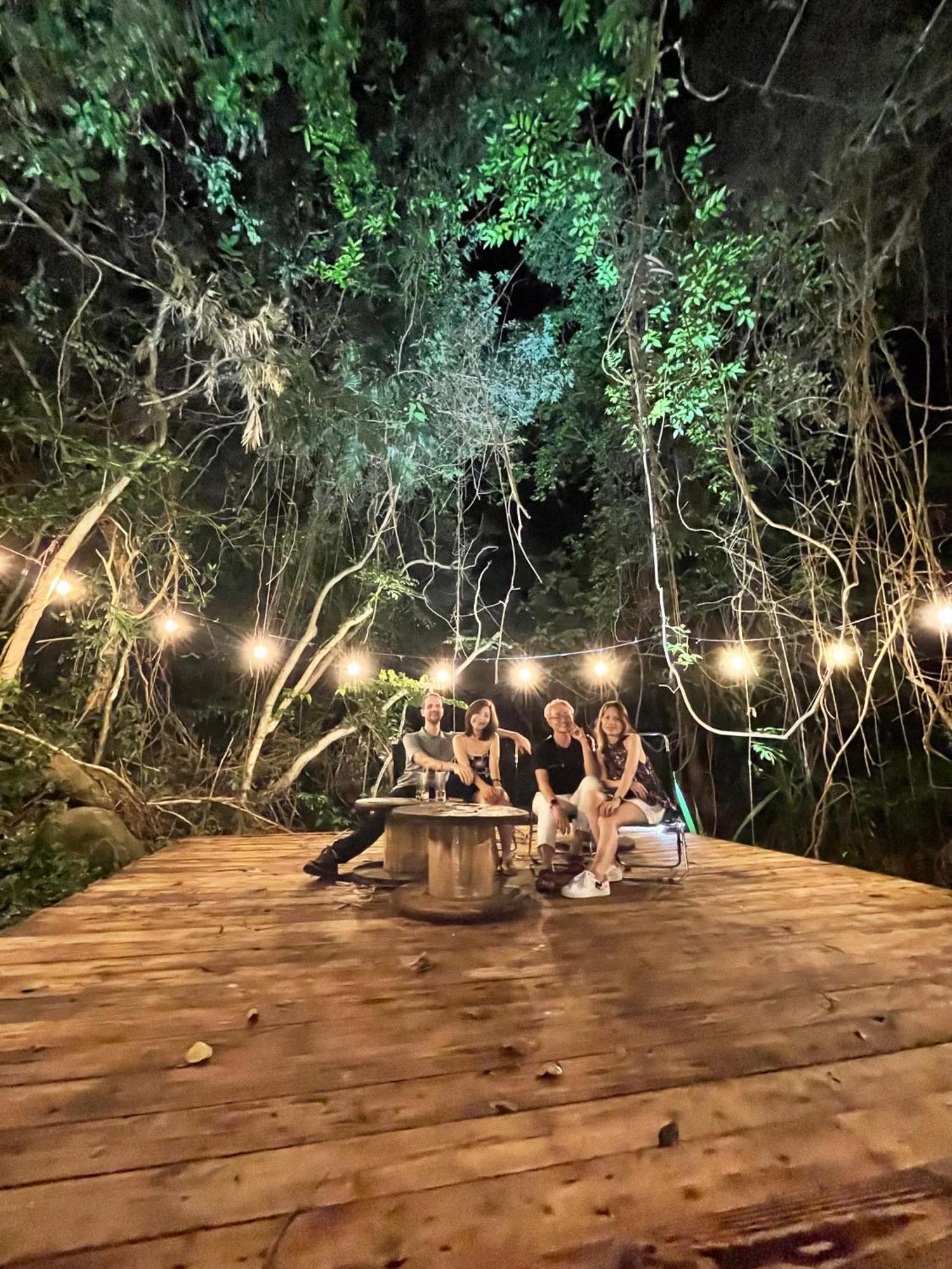 Con Dao Backpacker - Loco Camping Chi Khu Co Ong Exteriör bild